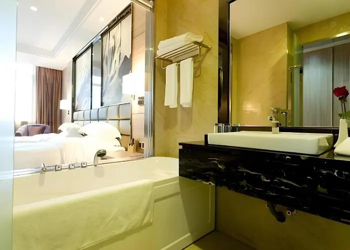 Century Land Hotel Wuyishan