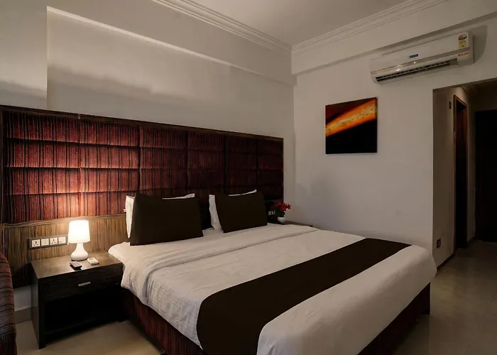 Super Townhouse Bharuch Near Railway Station Formerly Hotel Kohinoor