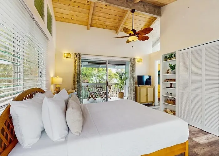 Pualani Island Getaway - Ohana - 30-Night Minimum