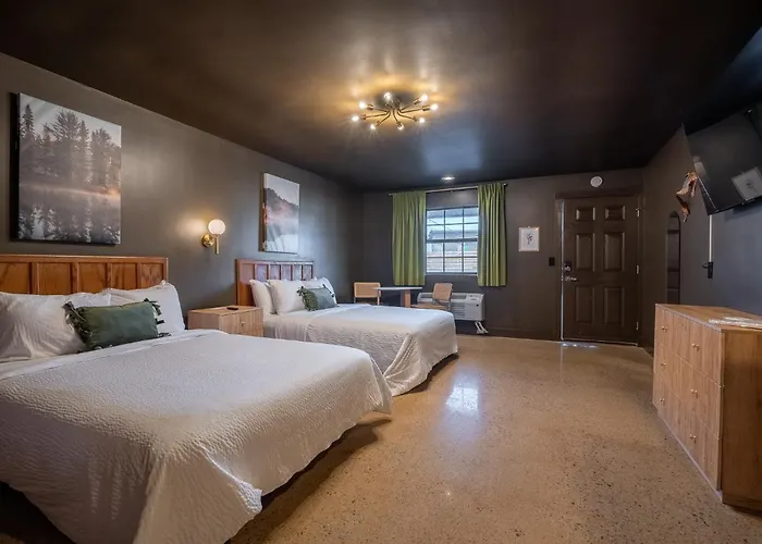 Woodland Parkview Motel