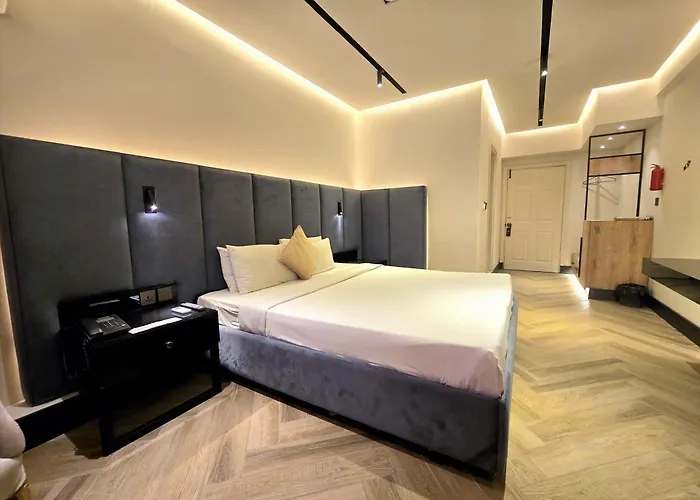 City Hotel