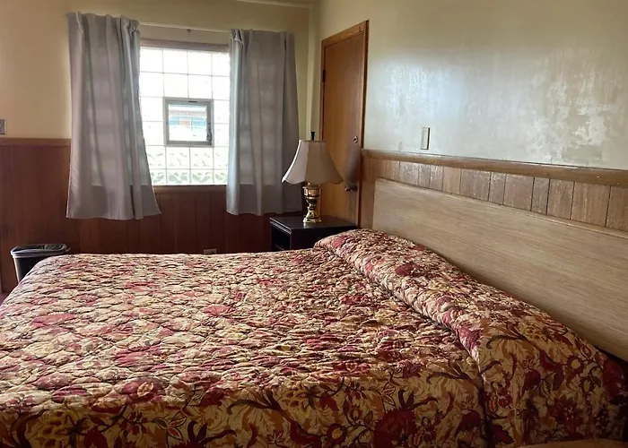 Highland Manor Motel