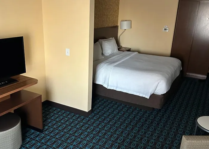 Fairfield Inn & Suites