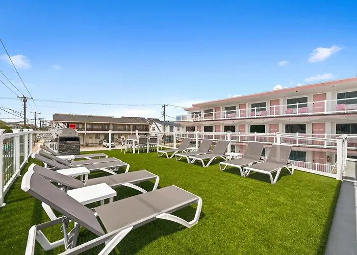 Pink Champagne Boutique Motel