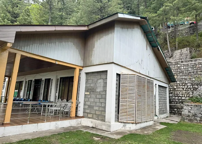 Pine Park Shogran Hotel And Resort