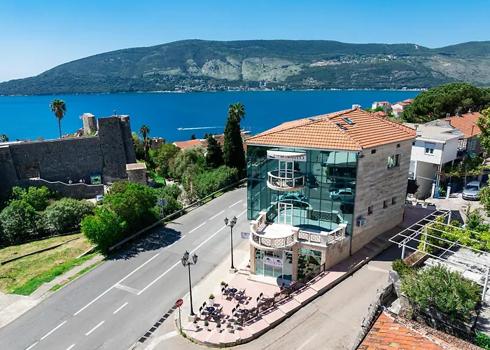 Castello Mare