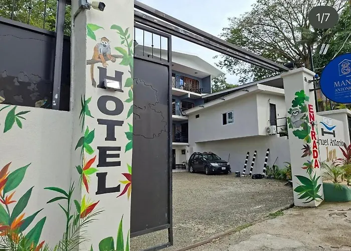 Hotel Manuel Antonio Beracha