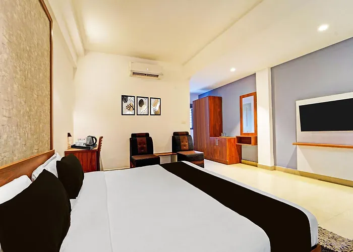 Townhouse Kozhencherry Formerly The Beige Hotel