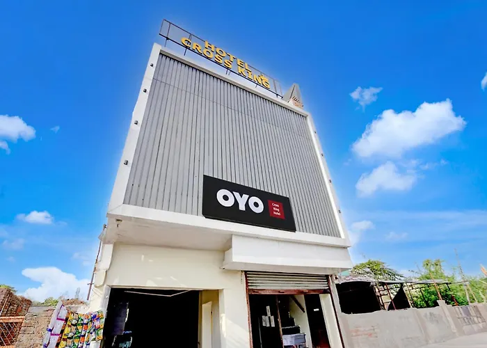 Hotel O Cross King Hotel & Restaurant