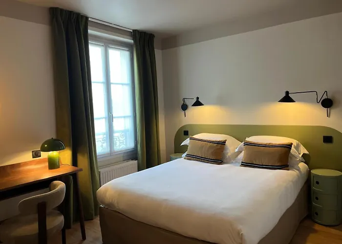 Monsieur Jules Hotel Clamart