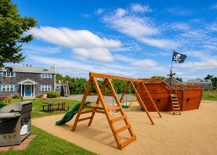 Colonial Acres Resort