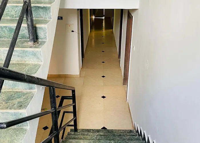 Seagull Beach Hotel And Home Stay