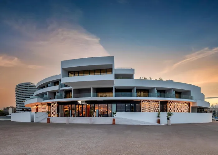 Marina Baie Des Anges Hotel, Curio Collection By Hilton