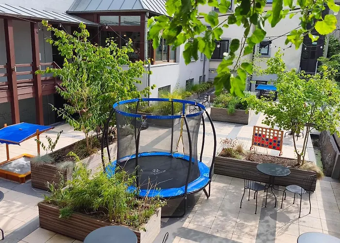 Urban Yard Hotel