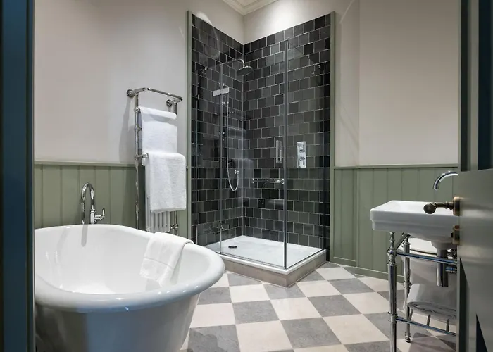 Dumbleton Hall