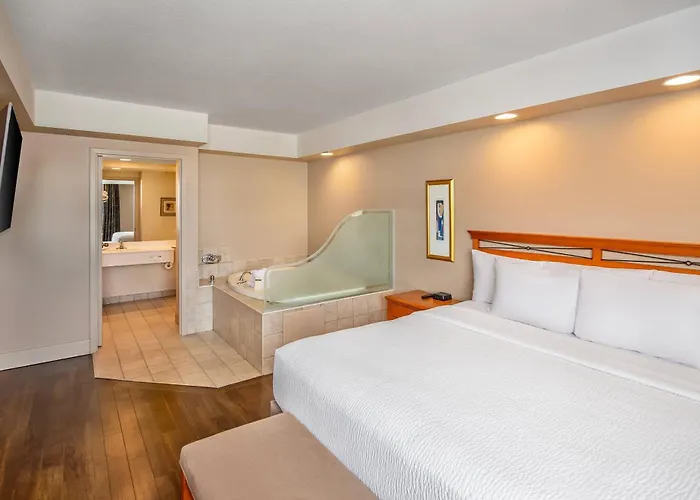 Grand Hotel & Conference Centre Calgary Airport, An Ascend Collection Hotel