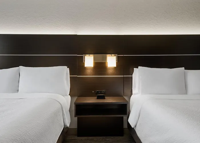 Holiday Inn Express Hotel & Suites Altoona-Des Moines By Ihg