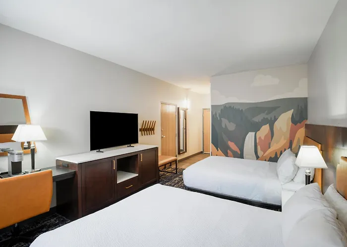 Gray Wolf Inn & Suites