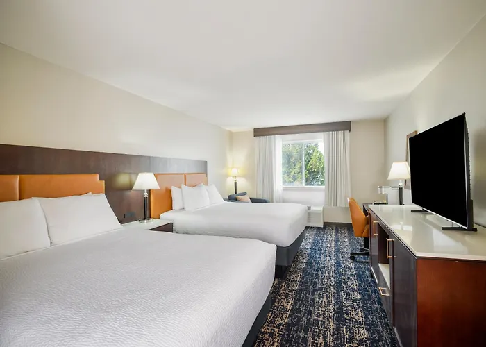 Gray Wolf Inn & Suites