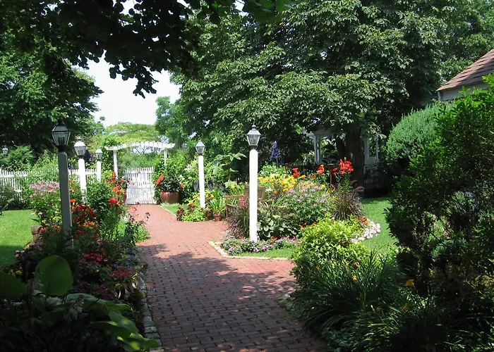 Dan'L Webster Inn And Spa