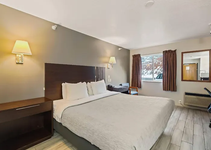 Quality Inn & Suites Salina National Forest Area