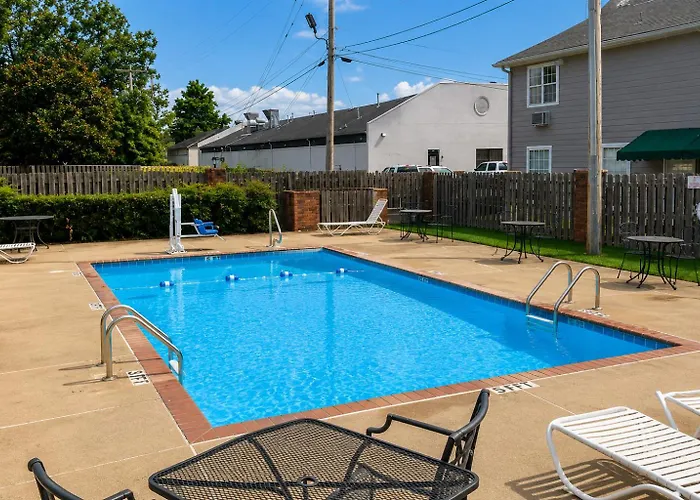 Plantation Oaks Suites & Inn Millington