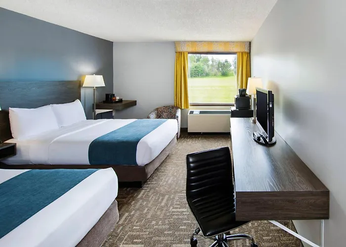 Crestwood Hotel