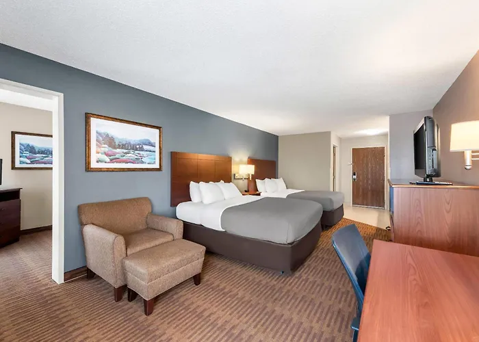 Quality Inn & Suites Lawrence - University Area