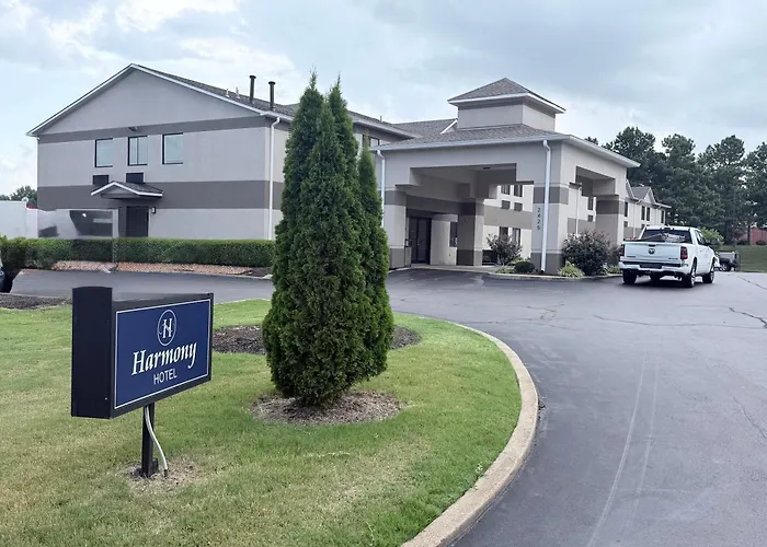 Harmony Hotel, Hernando