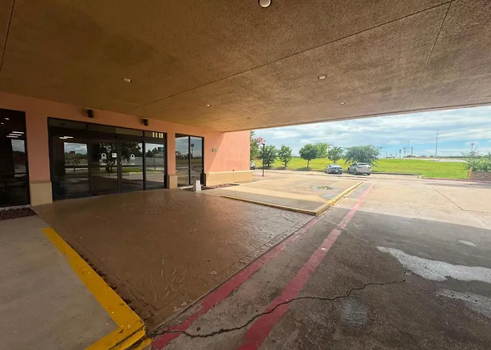 Express Inn & Suites Greensville Tx