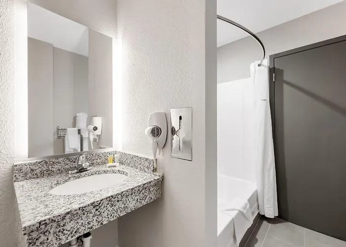 Microtel Inn & Suites - Greenville