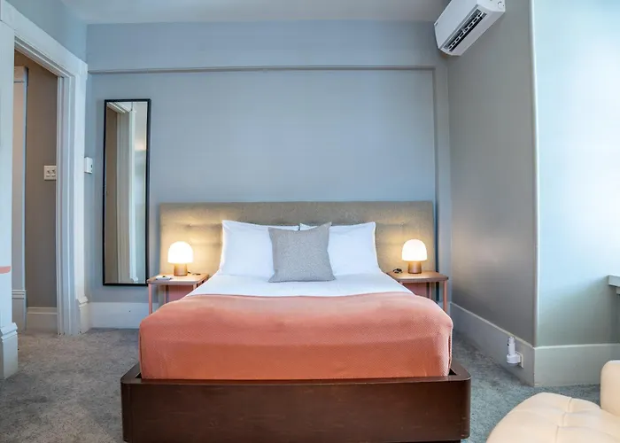 Le Pleasant Hotel