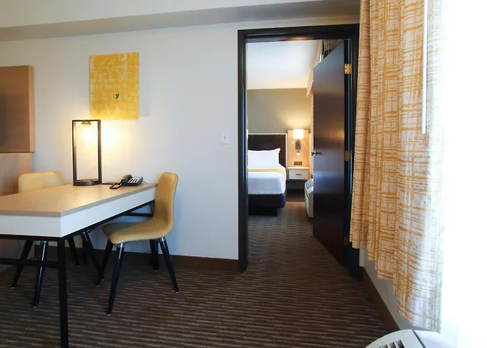 Oxford Suites Spokane Valley