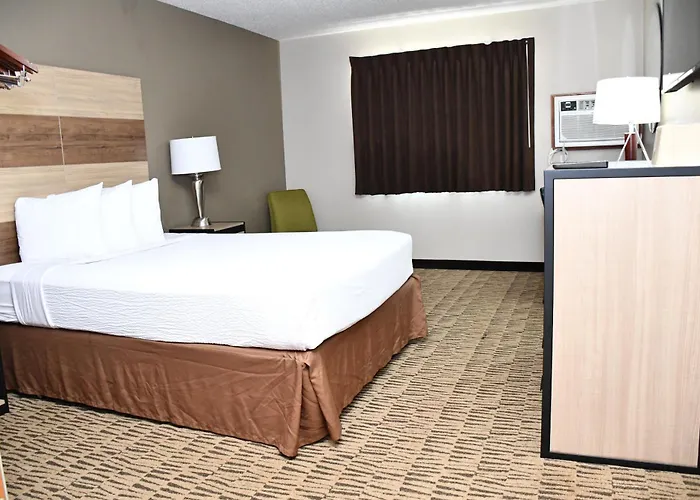 Baymont Inn And Suites By Wyndham Platteville