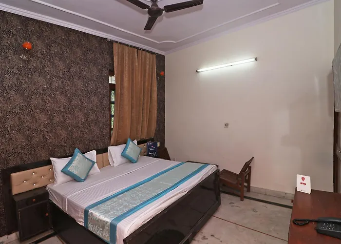 Collection O Shri Ana Hotel