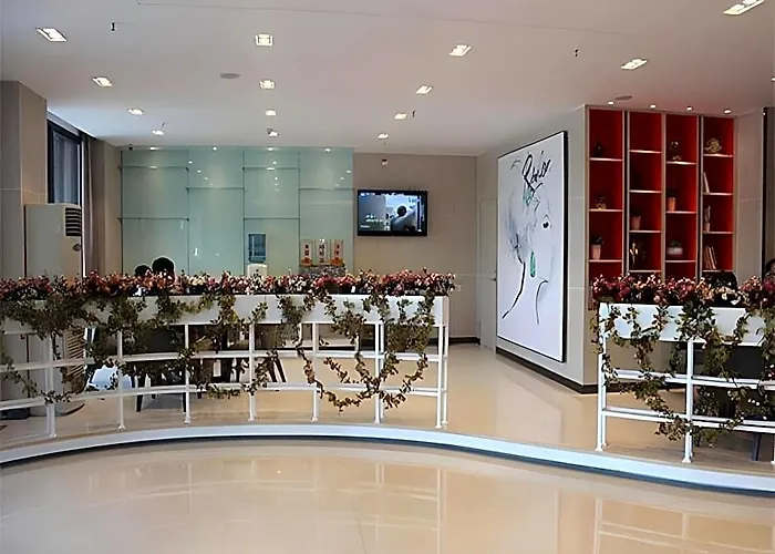 7 Days Premium Panjin Pedestrian Street Passenger Station