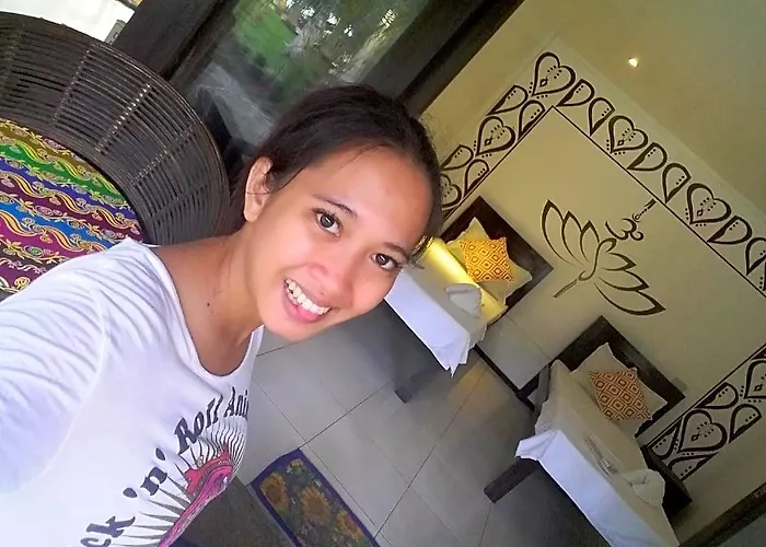 Peace & Love Beach Club Eco Boutique Resort
