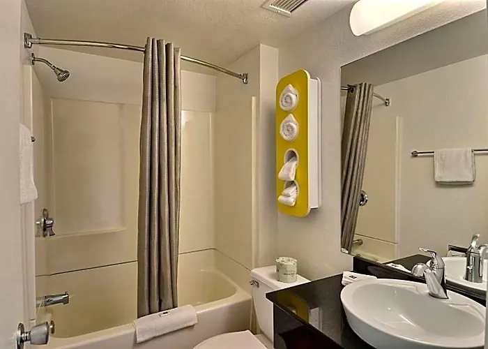 Motel 6-Danvers, Ma - Boston North