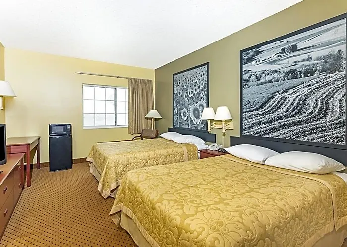 Super 8 By Wyndham Osage