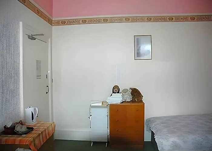 Eglinton Guest House