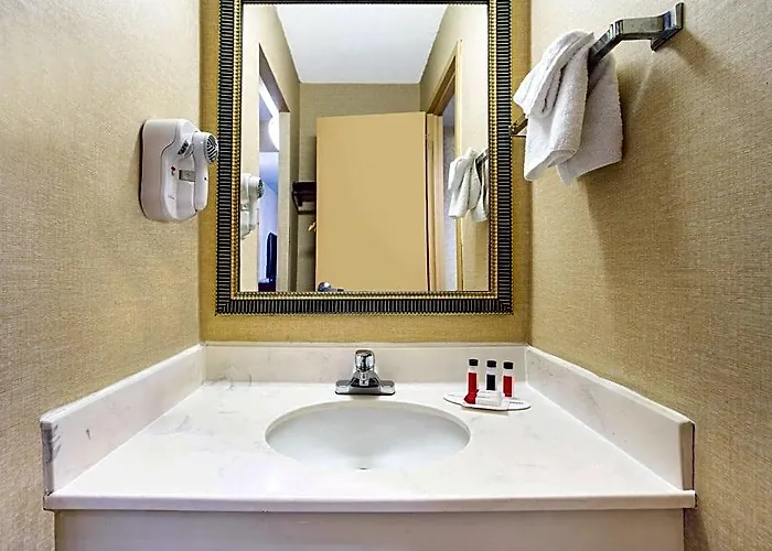 Days Inn By Wyndham College Park