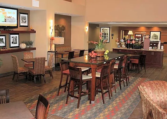 Hampton Inn & Suites West Point
