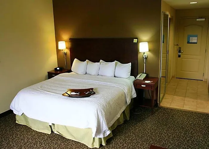 Hampton Inn & Suites West Point