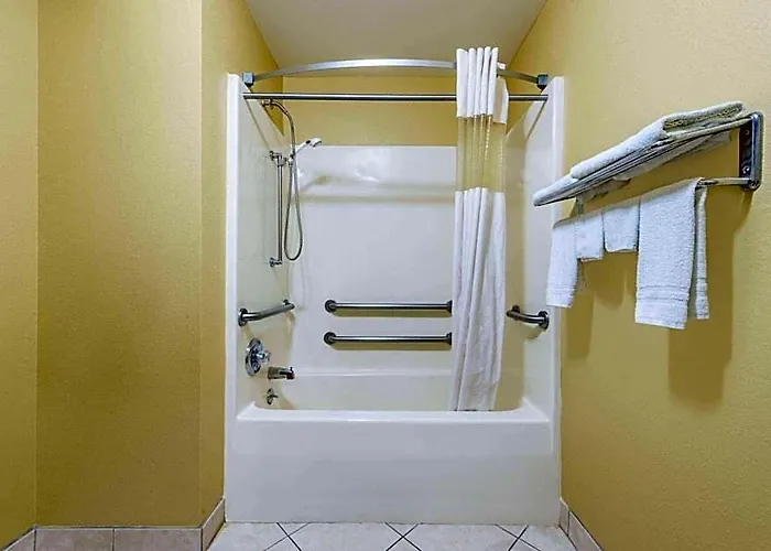 Super 8 By Wyndham Troy Il/St. Louis Area