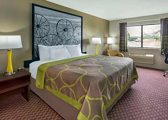 Super 8 By Wyndham Hebron Lowell Area