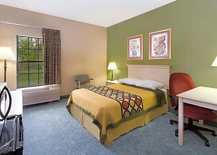 Super 8 By Wyndham Freeport
