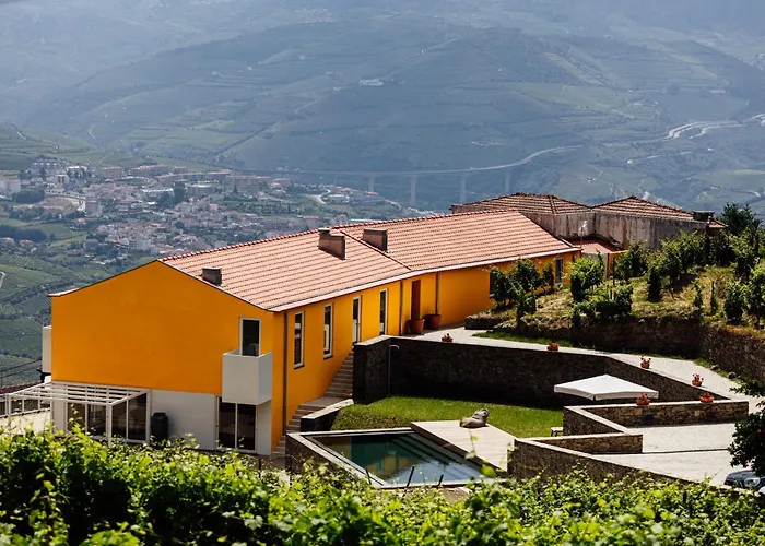 Quinta de Santa Cruz - Douro Land