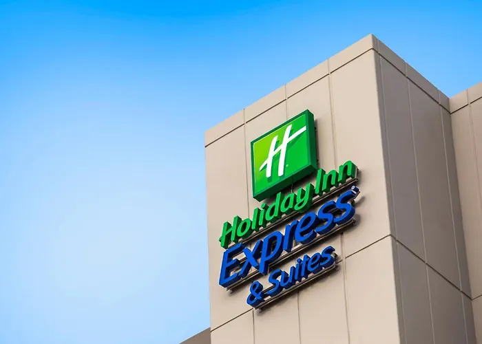 Holiday Inn & Suites Sunshine Coast, An Ihg Hotel