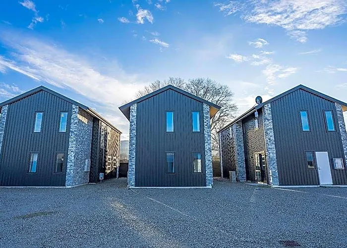 Jillylan Village Apartment