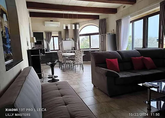 Country Views Villa Victoria